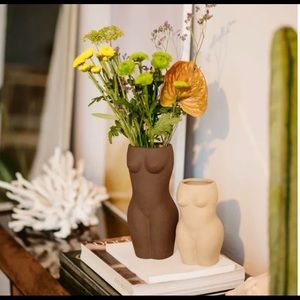 DOIY Ceramic Naked Women Flower Vase